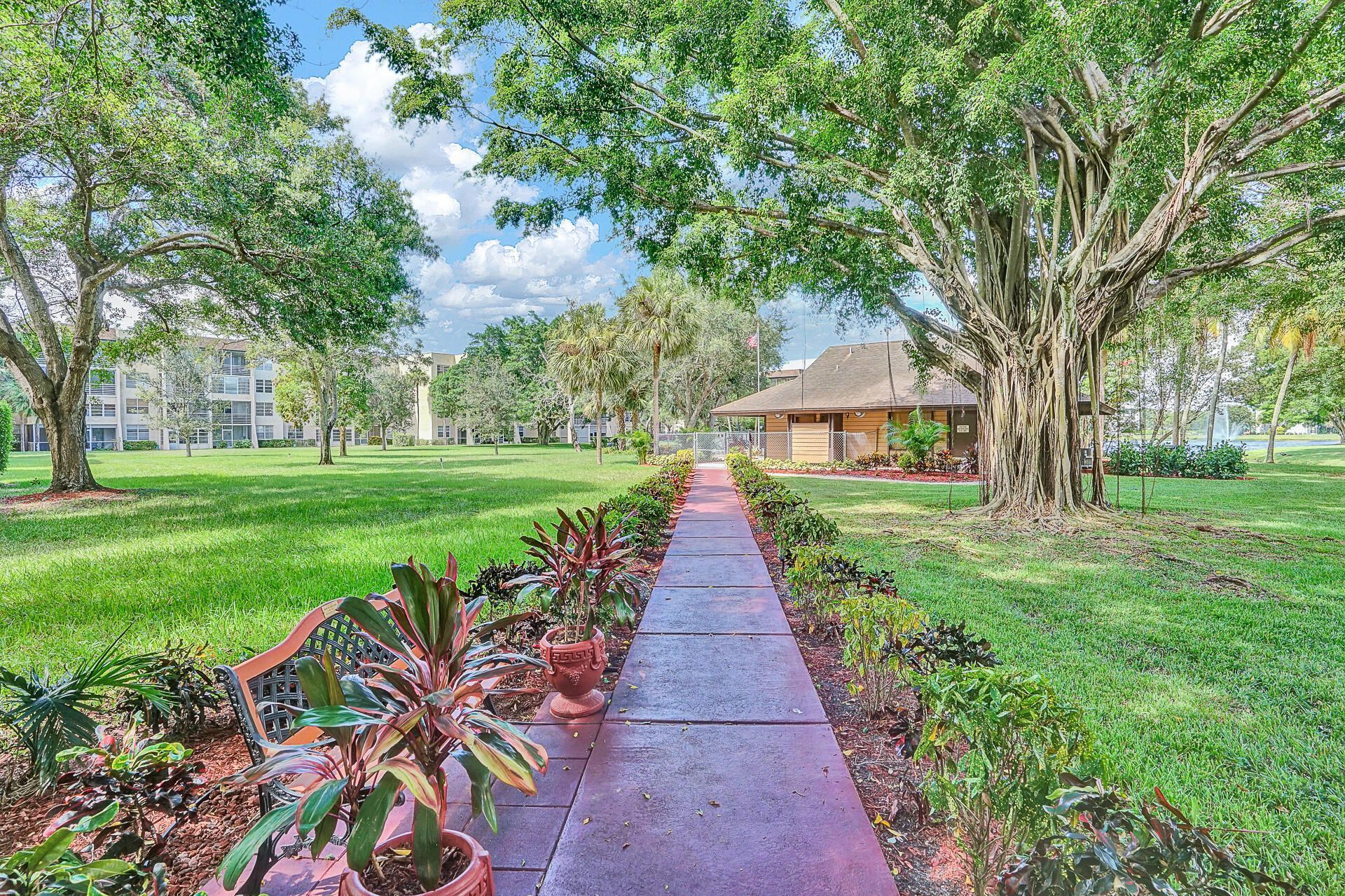 9460 Poinciana Place, Unit 101, Davie, FL 33324 Photo