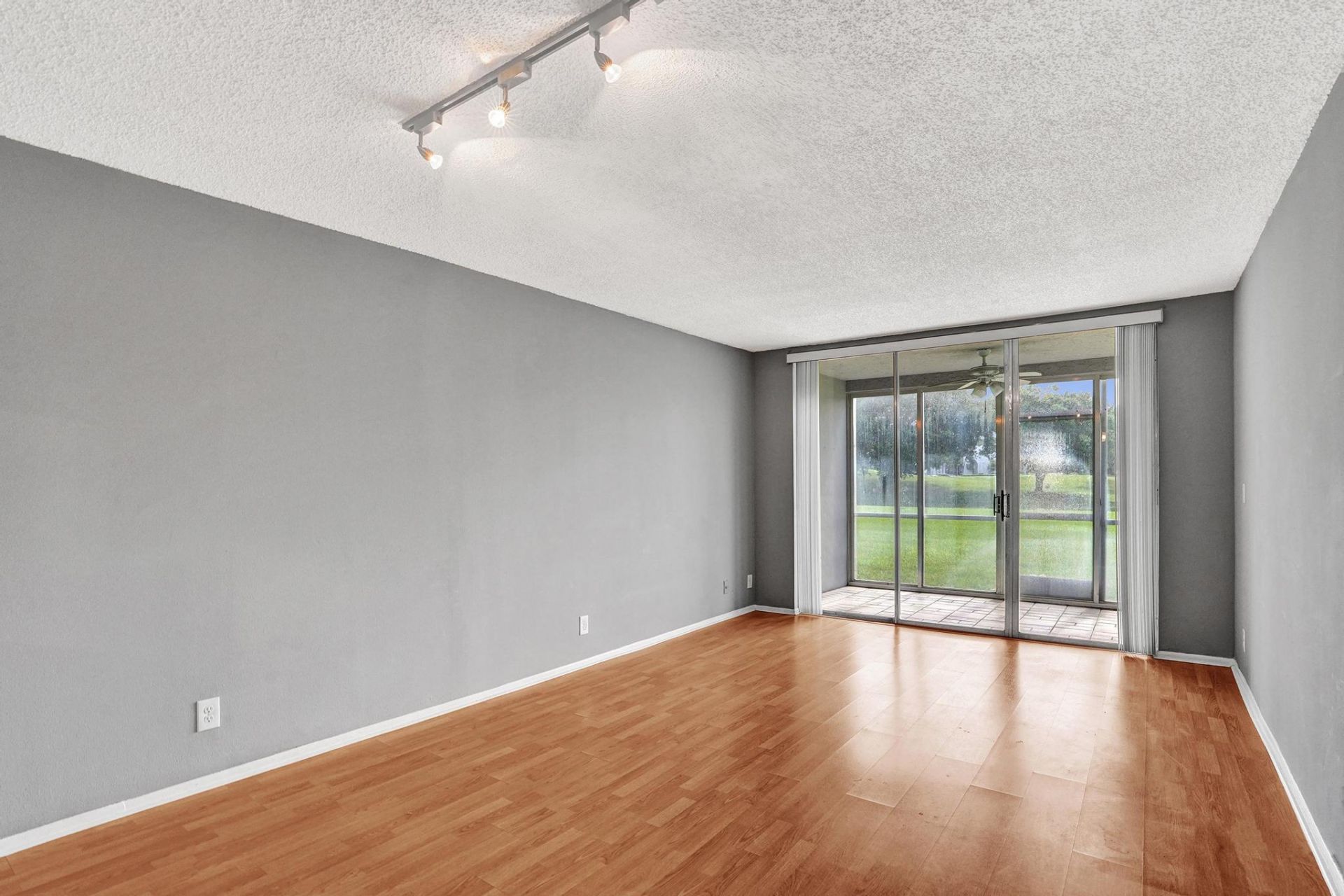 9460 Poinciana Place, Unit 101, Davie, FL 33324 Photo
