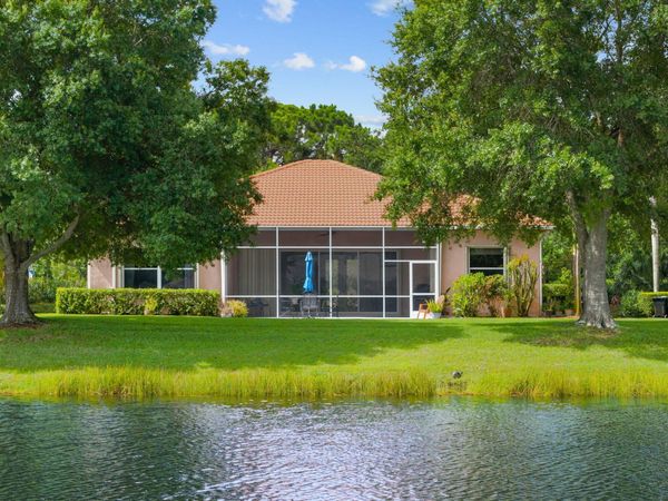 1534 SW Mockingbird Circle, Port St. Lucie, FL 34986