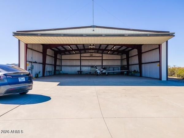 51207 W Iver Road, Aguila, AZ 85320