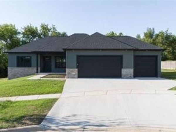 2345 Pow Wow Trail, Beloit, WI 53511
