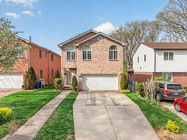 7112 242nd Street, Little Neck, NY 11362
