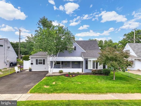 360 HOLLY DRIVE , LEVITTOWN, PA 19055