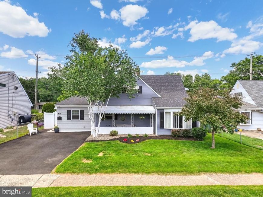 360 Holly Drive , Levittown, PA 19055 Main Photo