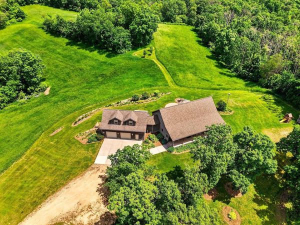 S11346 Peck Road, Spring Green, WI 53588
