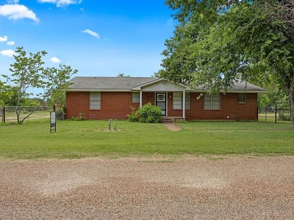 601 John Street , Morgan, TX 76671