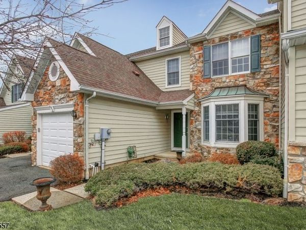 171 Patriot Hill Dr, Bernards, NJ 07920