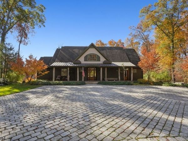17 Quaker Church Rd, Allamuchy, NJ 07821