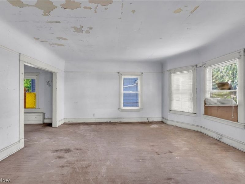 1261 E 113th Street, Cleveland, OH 44108 Photo 6