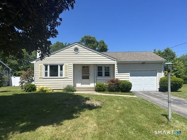 5 Maple, Waterford, CT 06385
