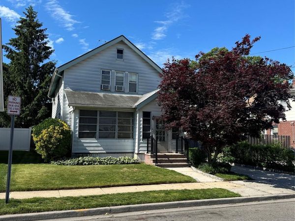 78 E Lincoln Avenue , Valley Stream, NY 11580