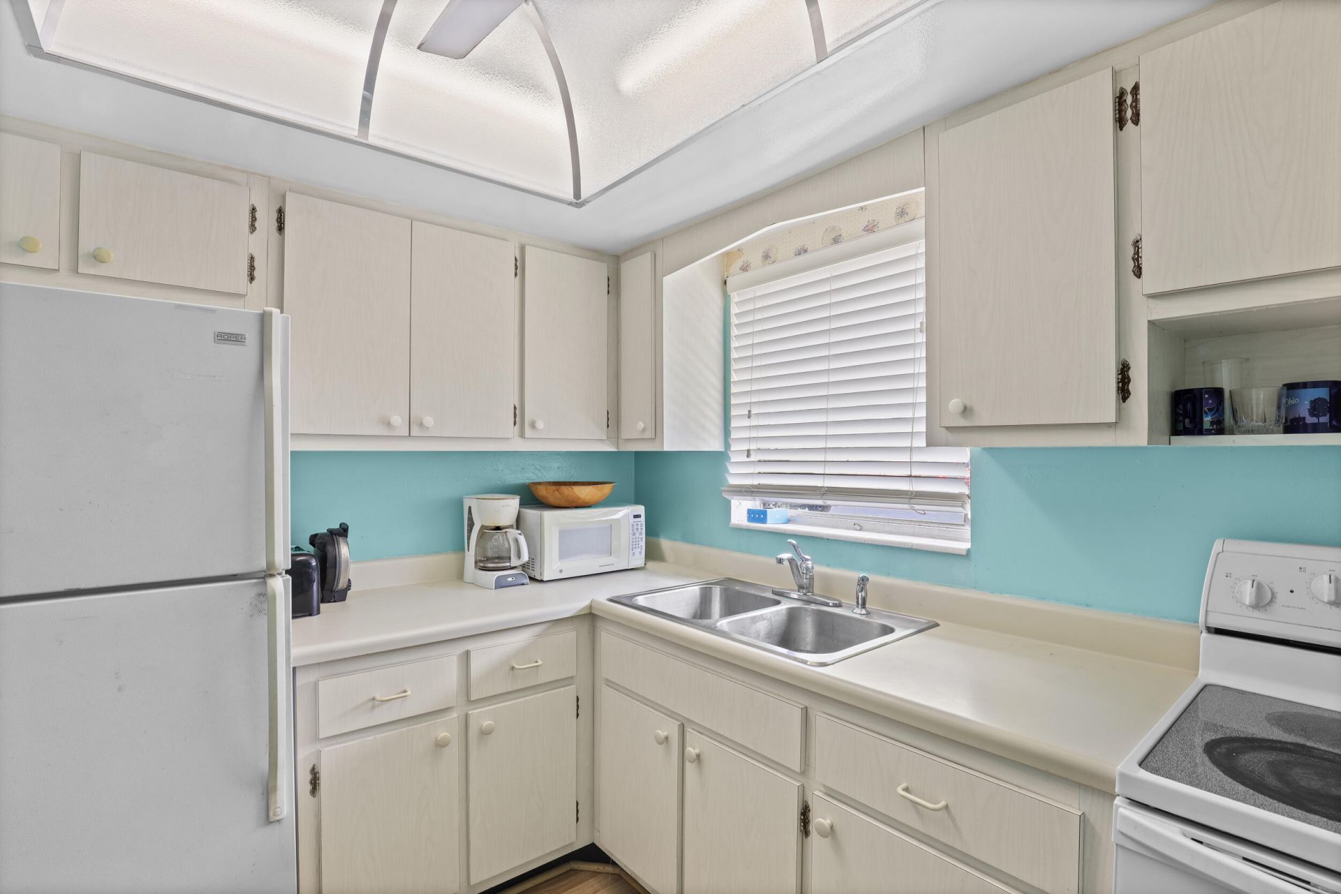 2885 W Ashley Dr Drive W, Unit B, West Palm Beach, FL 33415 Photo