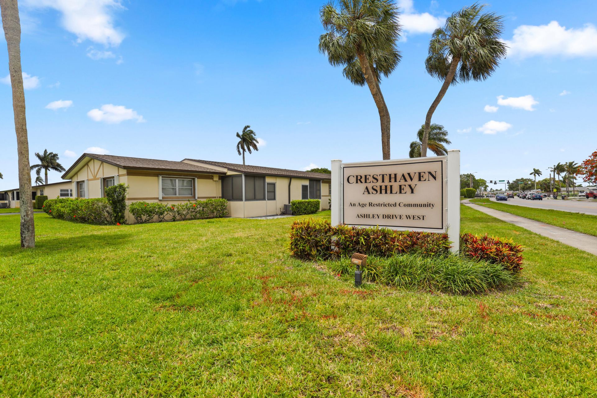 2885 W Ashley Dr Drive W, Unit B, West Palm Beach, FL 33415 Photo