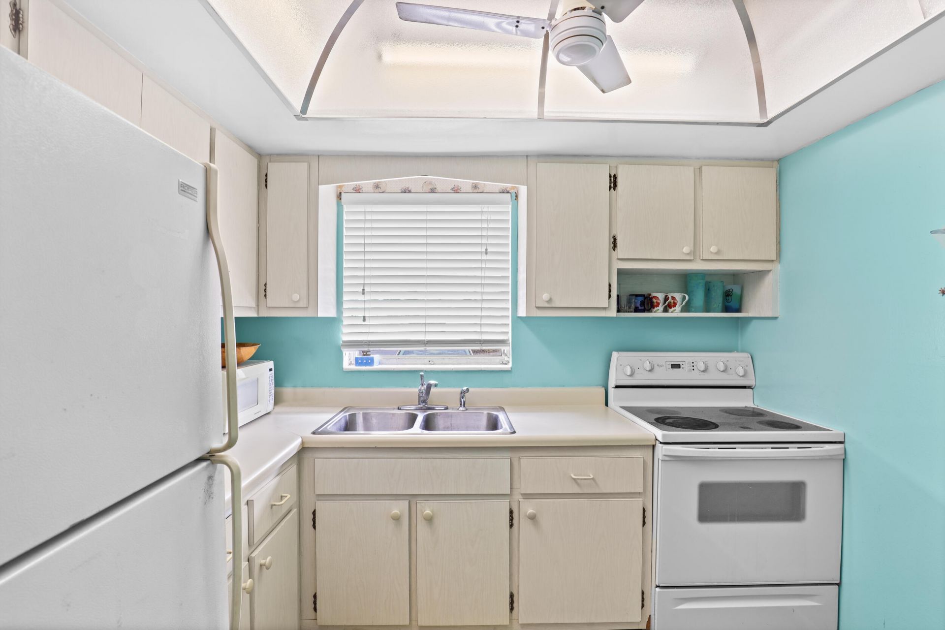 2885 W Ashley Dr Drive W, Unit B, West Palm Beach, FL 33415 Photo
