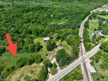 9449 & 9437 Andersonville Road, Springfield Twp, MI 48346