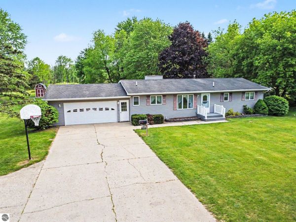 305 Remus Road W, Mt Pleasant, MI 48858