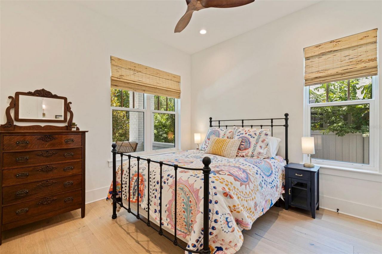 610 5th Street N, Saint Petersburg, FL 33701 Photo