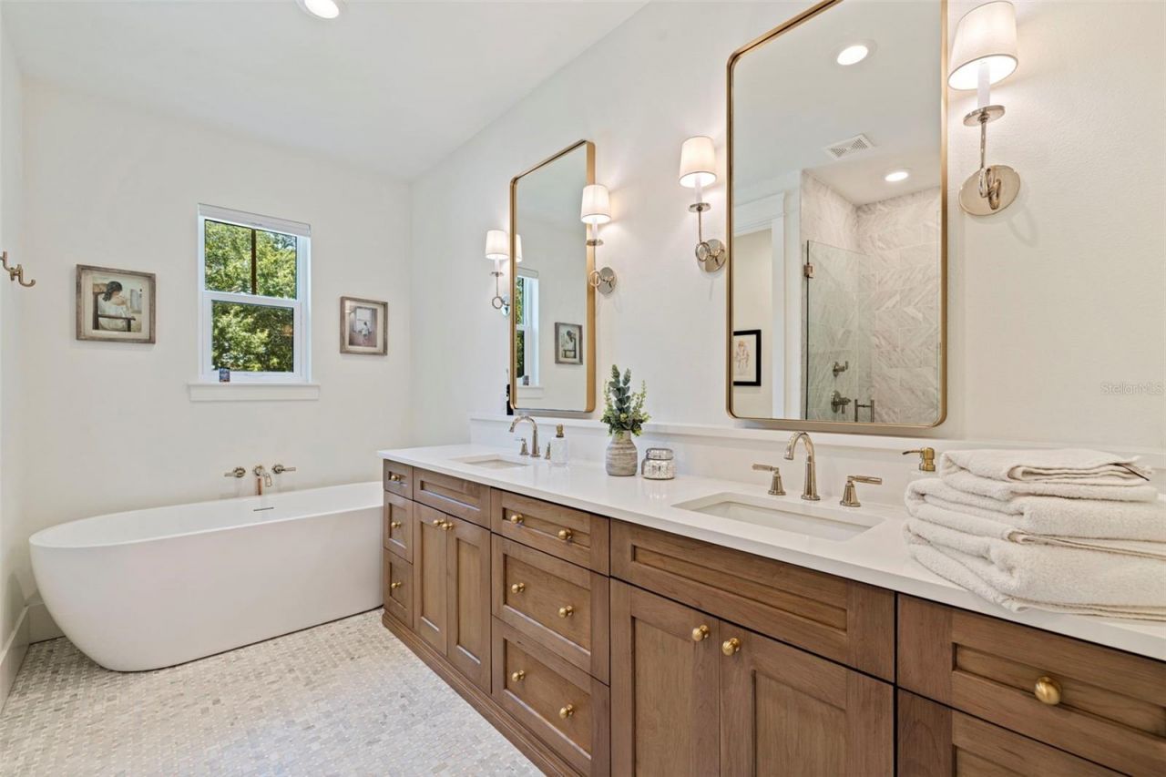 610 5th Street N, Saint Petersburg, FL 33701 Photo