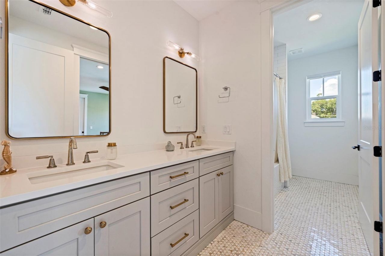 610 5th Street N, Saint Petersburg, FL 33701 Photo