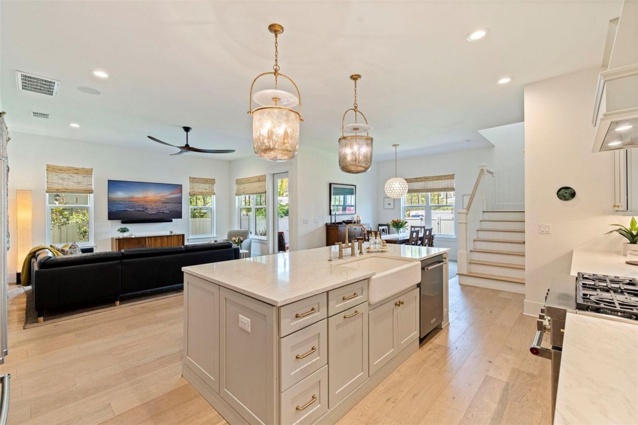 610 5th Street N, Saint Petersburg, FL 33701 Photo