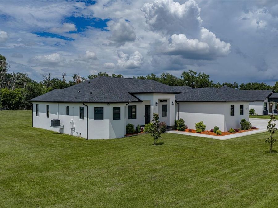 Property Image 100