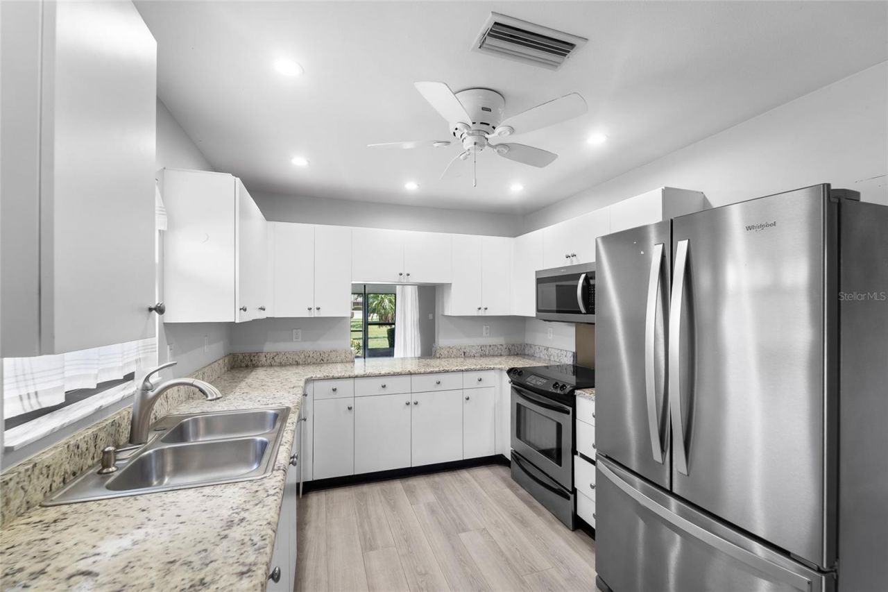 3766 Ballantrae Drive, Unit 22D, Sarasota, FL 34238 Photo