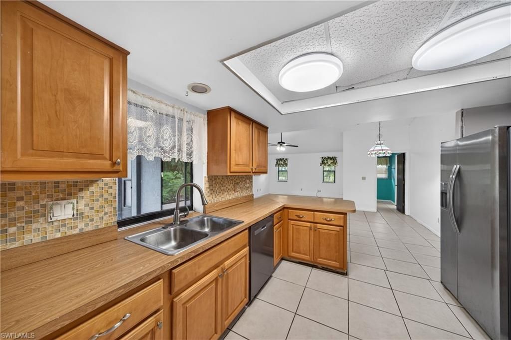 2233 SW 4th St , Cape Coral, FL 33991 Photo