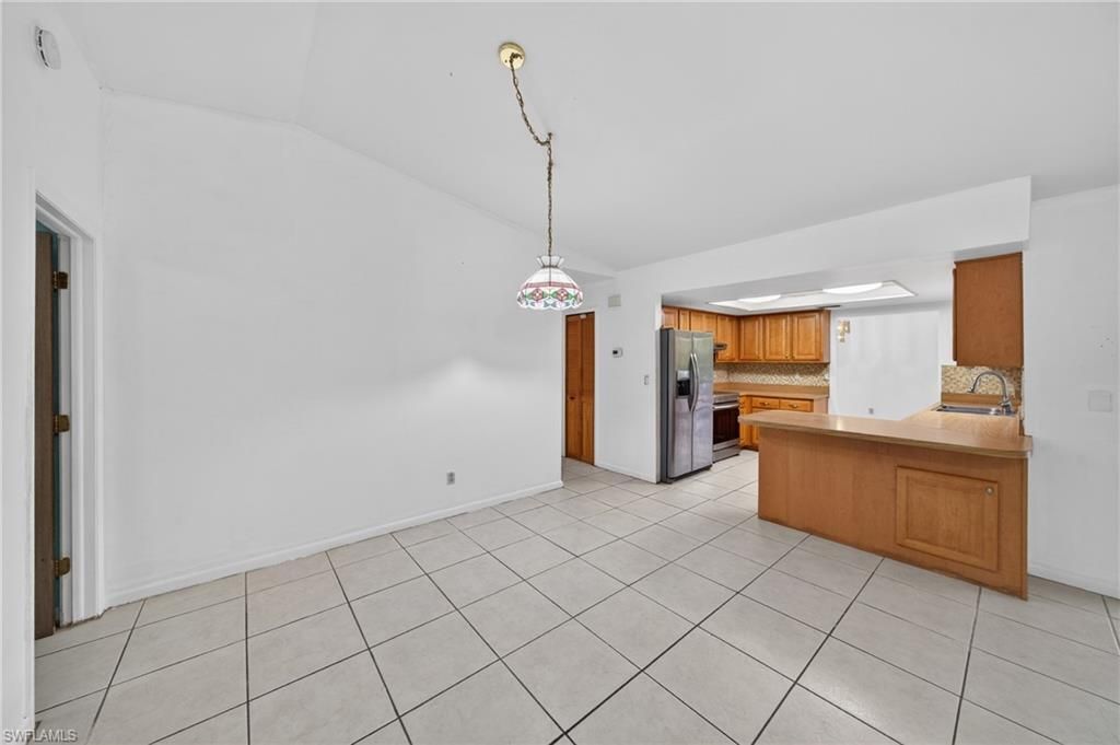 2233 SW 4th St , Cape Coral, FL 33991 Photo