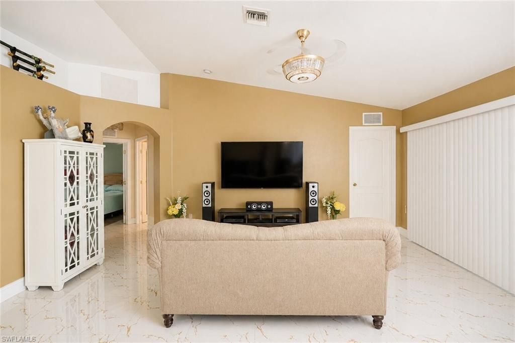 507 Diplomat Pkwy E, Cape Coral, FL 33909 Photo