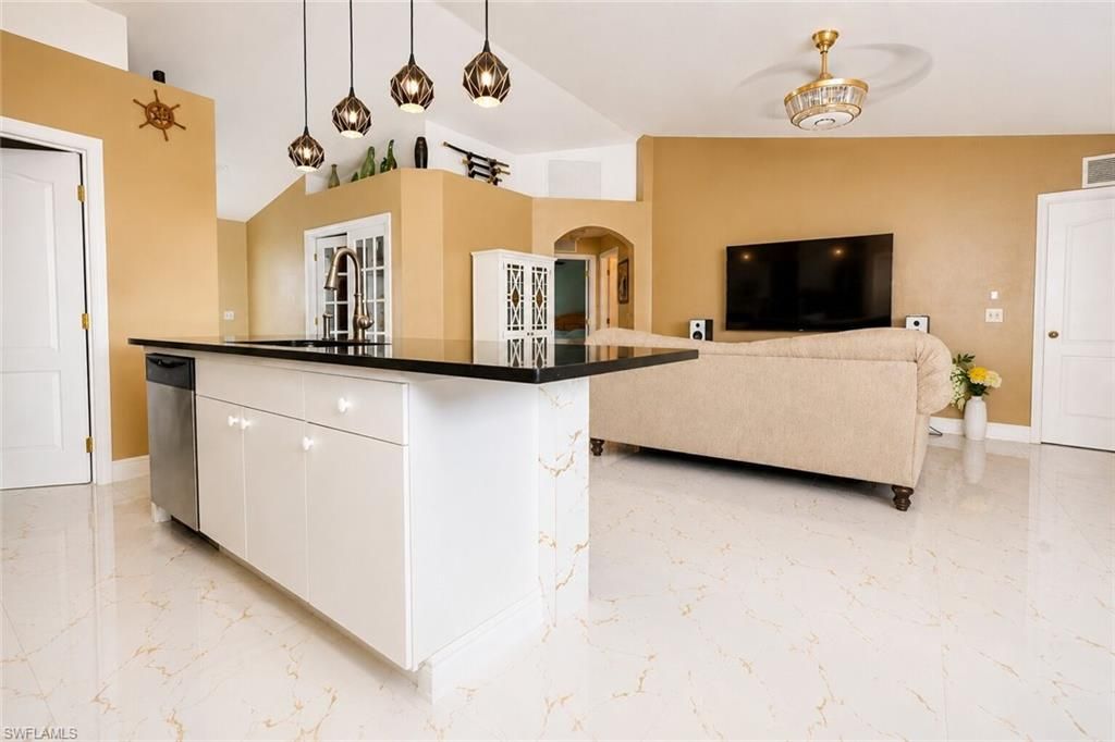 507 Diplomat Pkwy E, Cape Coral, FL 33909 Photo