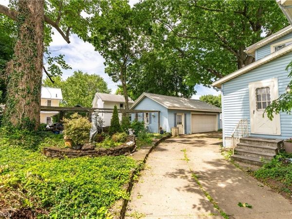 921 E Gorgas Street , Louisville, OH 44641