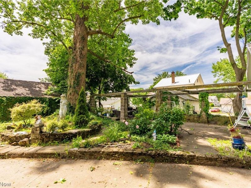 921 E Gorgas Street, Louisville, OH 44641 Photo 5