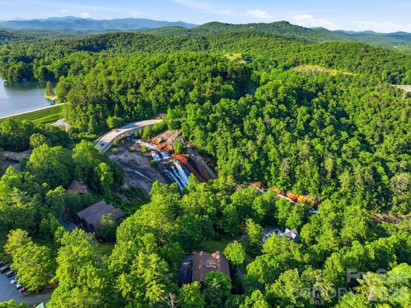 30 Lower Tanglewood Road E, Unit 2, Lake Toxaway, NC 28747