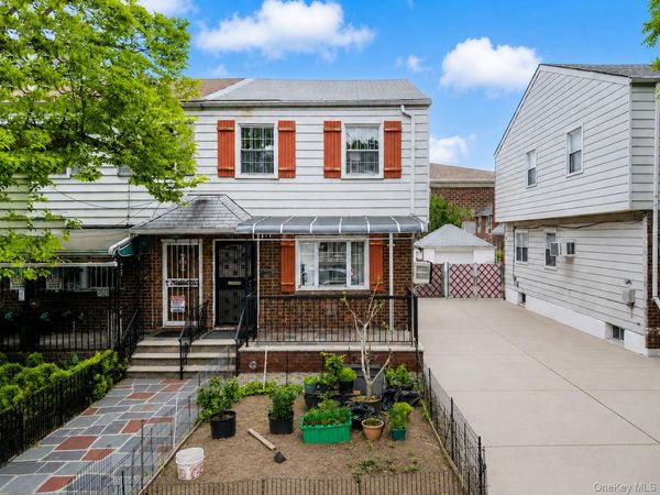 15911 65th Avenue , Fresh Meadows, NY 11365