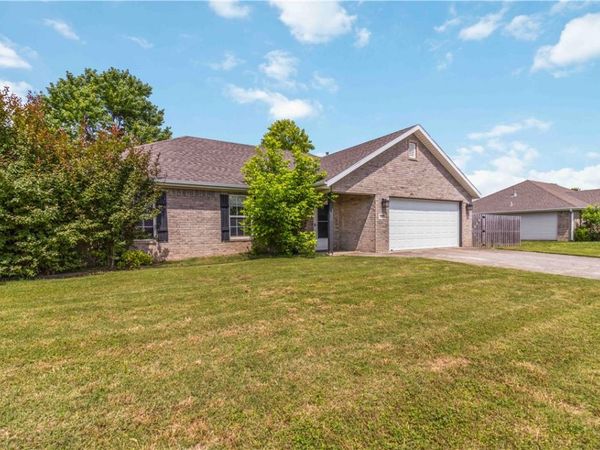 265 Washburn Drive , Pea Ridge, AR 72751