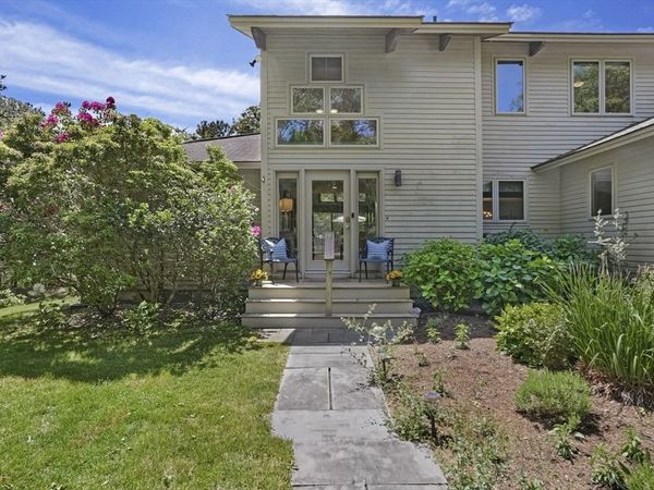 18 Puritan Dr, Oak Bluffs, MA 02557