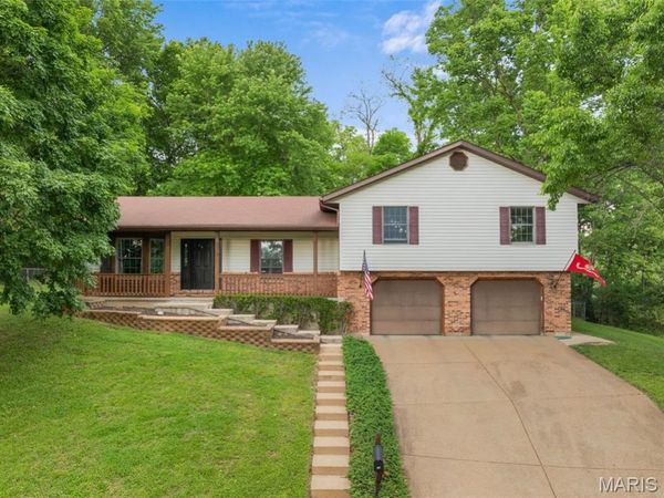 10 Paradise Lane , Washington, MO 63090