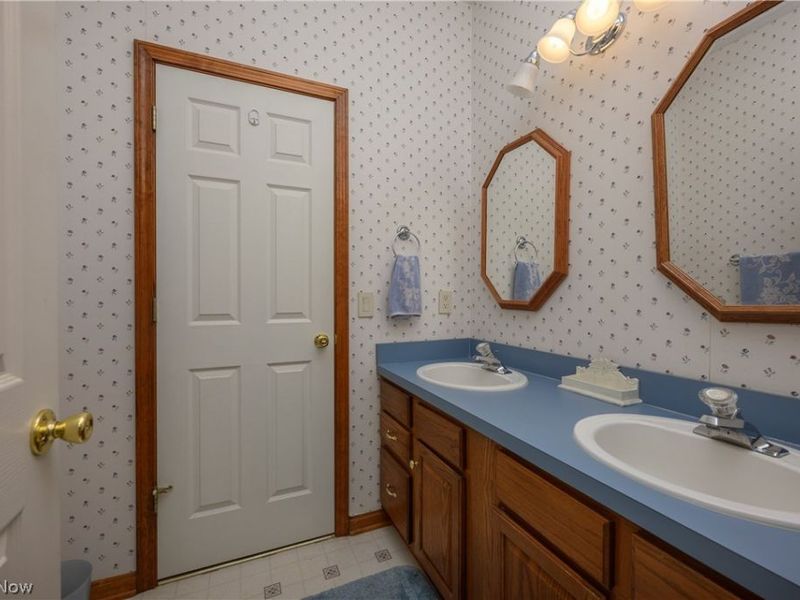 8745 Broadview Road, Broadview Heights, OH 44147 Photo 17