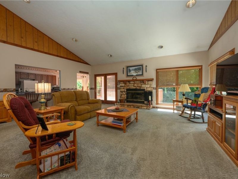 8745 Broadview Road, Broadview Heights, OH 44147 Photo 3