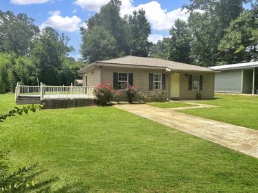 1010 Harvey, DeRidder, LA 70634