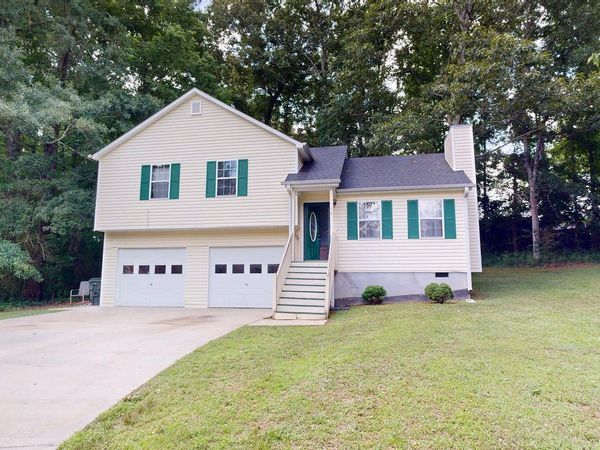 179 Country Cottage Circle, Carrollton, GA 30116