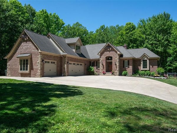 3957 Mill Lake Road, Orion Twp, MI 48360