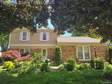 24658 Christina Lane, Novi, MI 48375