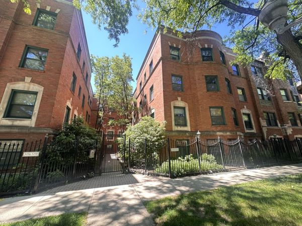 5252 S Drexel Avenue , Unit 1A, Chicago, IL 60615