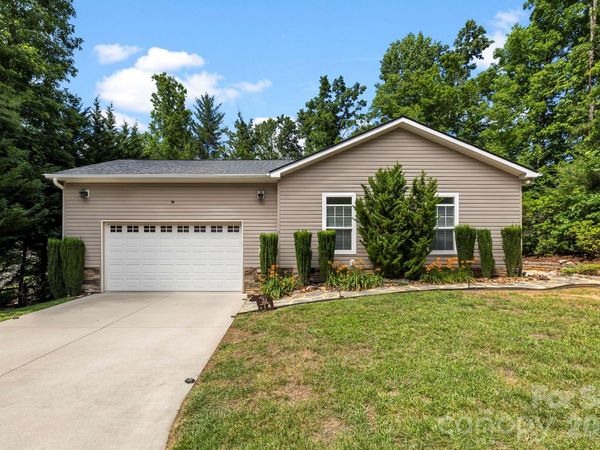 31 Enochs Way, Fletcher, NC 28732