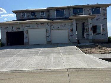 5916 N 197 Street, Elkhorn, NE 68022
