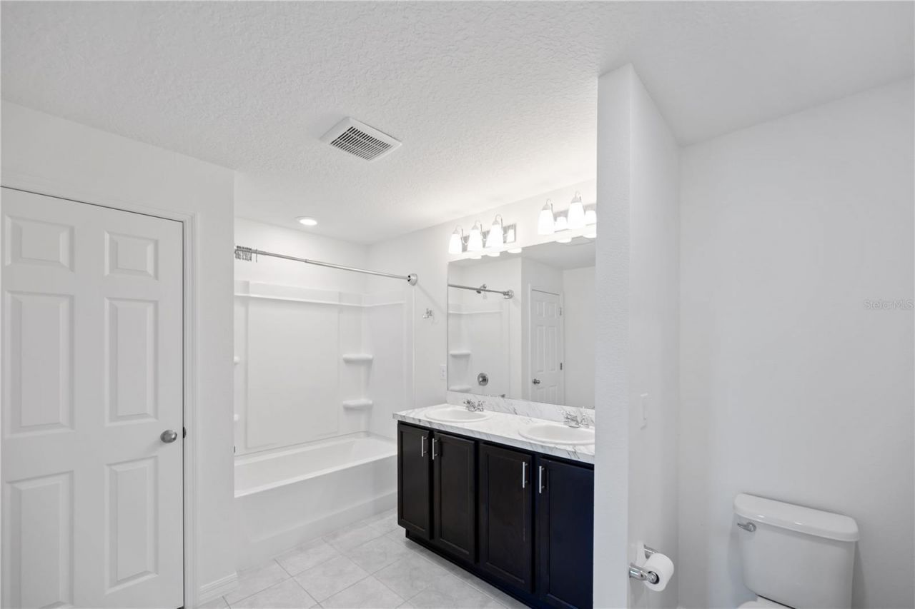 3540 74th Avenue Circle E, Sarasota, FL 34243 Photo