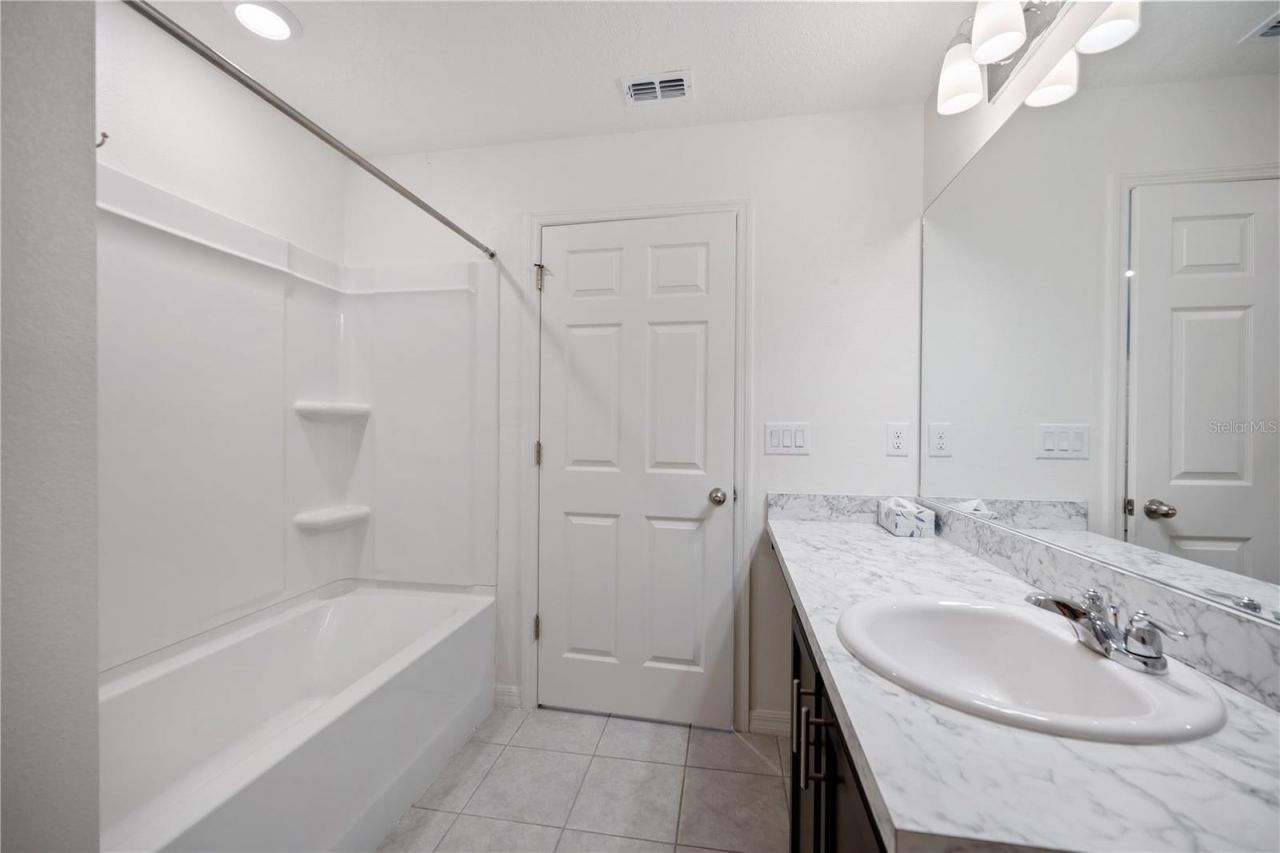 3540 74th Avenue Circle E, Sarasota, FL 34243 Photo