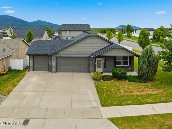 6025 W Trestle St, Rathdrum, ID 83858