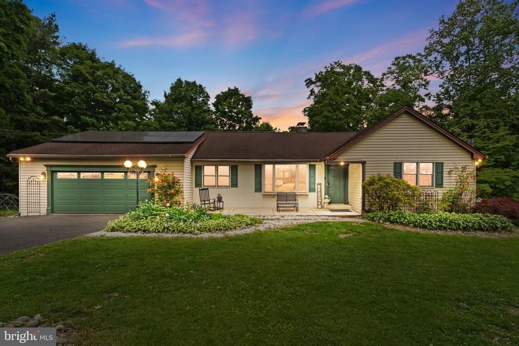 9002 INDEPENDENCE DRIVE, GREEN LANE, PA 18054